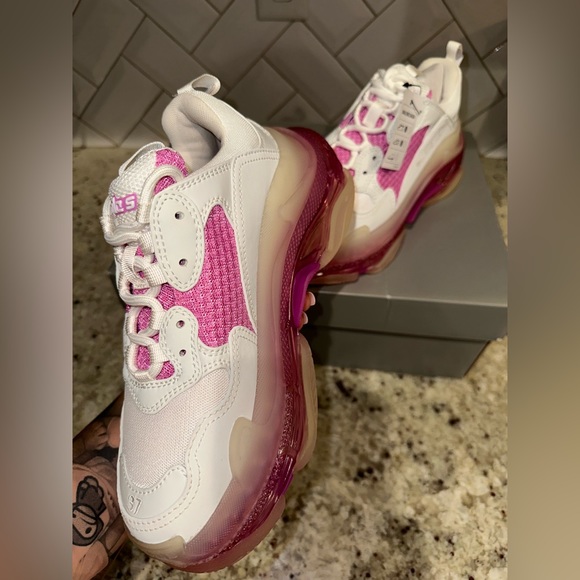 Balenciaga Women’s Triple S - Picture 7 of 11